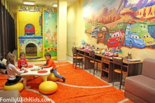 Детская игровая комната в супермаркете "Рост" в Рогатинском проезде, Харьков