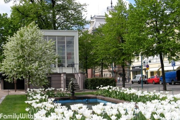 Esplanadin puisto, парк Эспланады в Хельсинки