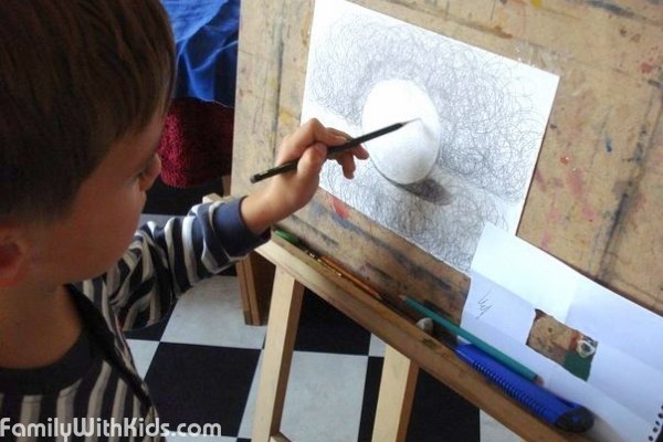 "Карандаш", арт-студия, рисование и творческие занятия для детей, курсы живописи на Демиевской, Киев (закрыта)