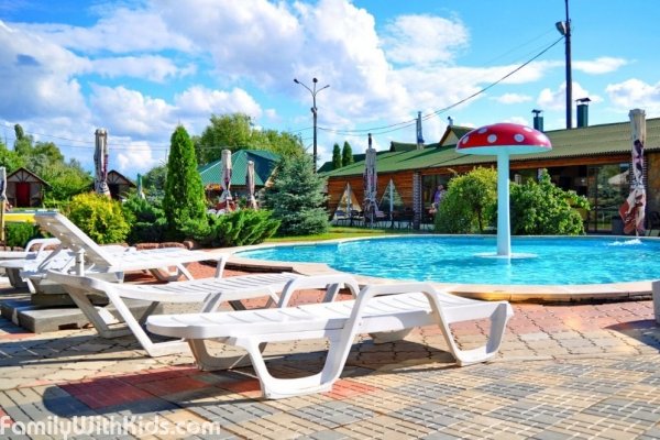 "Аркада", спортивно-оздоровительный комплекс с бассейном, пляж для всей семьи в Алексеевском лугопарке, Харьков