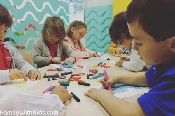 "Инглиш фор фан", English for fun, языковая школа, английский для детей от 1 года, подростков и взрослых в Мадриде, Испания