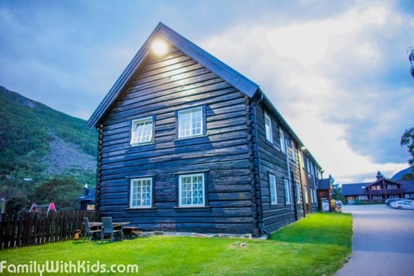 "Туристическая станция Тофтемо", Toftemo Turiststasjon, семейный отель, кемпинг и кафе в горах Норвегии
