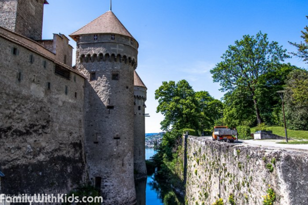 Шильонский замок поблизости от Монтрё, Швейцария