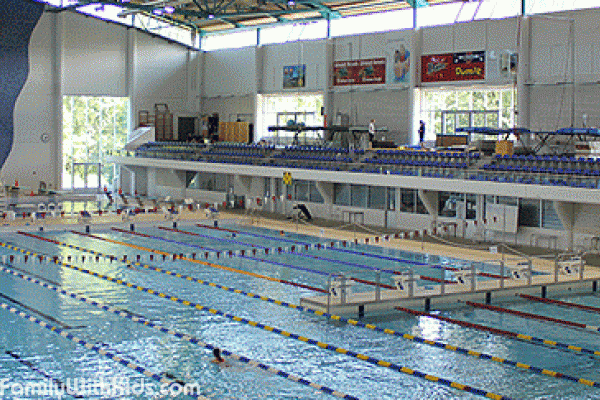 Mäkelänrinteen uintikeskus, крытый плавательный центр для всей семьи в Хельсинки, Финляндия