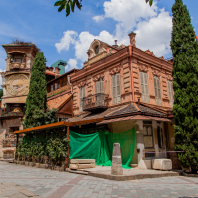 Театр марионеток Резо Габриадзе в Тбилиси