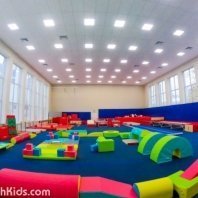 "Американский Гимнастический Клуб", спортивная секция	развивающей гимнастики, оздоровление для детей от 1 года и взрослых в Киеве