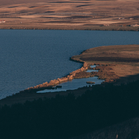 Паравани, озеро в Самцхе-Джавахети на юге Грузии