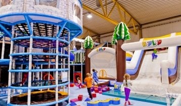 Climbing, bouncing, sports games and cafe at HopLop Rovaniemi