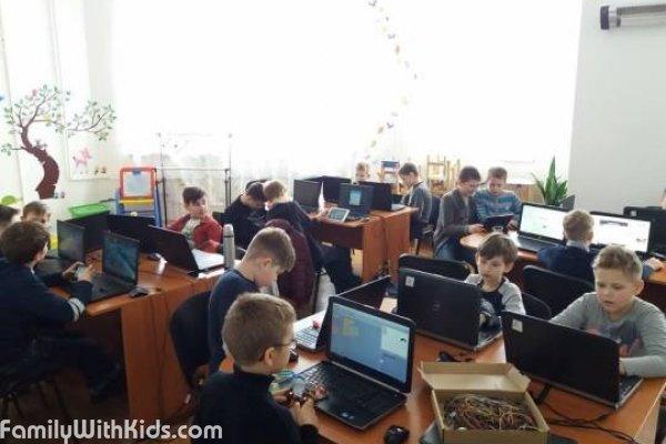 RoboCode, "РобоКод", школа программирования и робототехники для детей в Деснянском районе, Киев