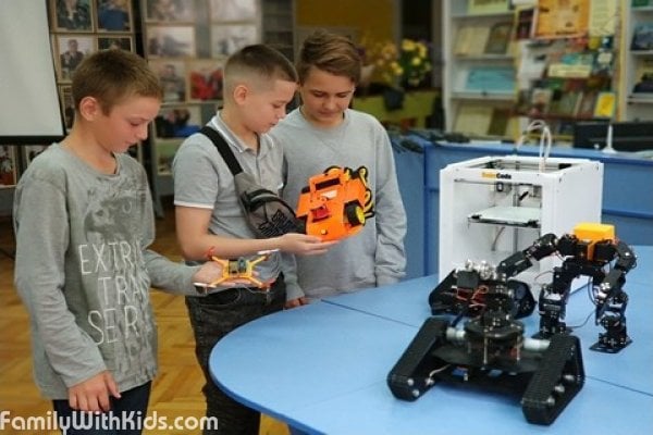RoboCode, "РобоКод" на Оболони, школа программирования и робототехники для детей от 5 лет, Киев