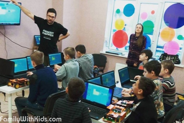 RoboCode, "РобоКод" в Академгородке, школа программирования и робототехники для детей от 5 лет, Киев