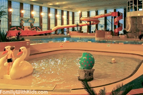 North Herts Leisure Centre, семейный центр для спорта и отдыха, бассейн, плавание для детей в Летчуэрте, Хартфордшир, Великобритания