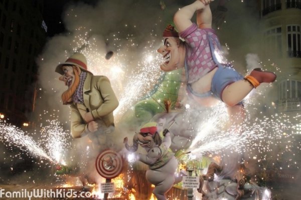 Лас Фальяс, фестиваль огня в Валенсии, Испания