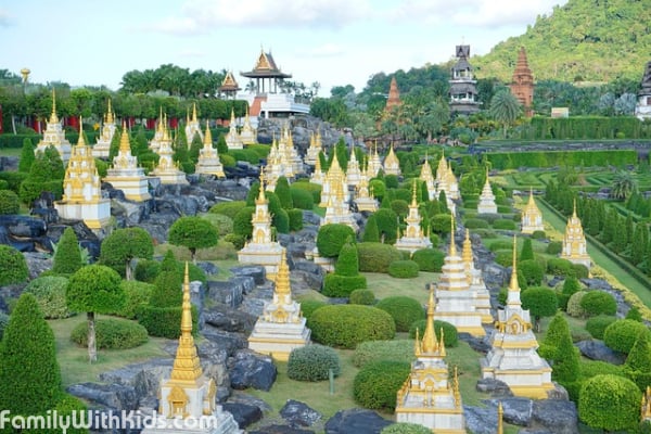 Нонг Нуч, тропический парк, ботанический сад, автопарк и слоновья ферма в провинции Чонбури, Таиланд