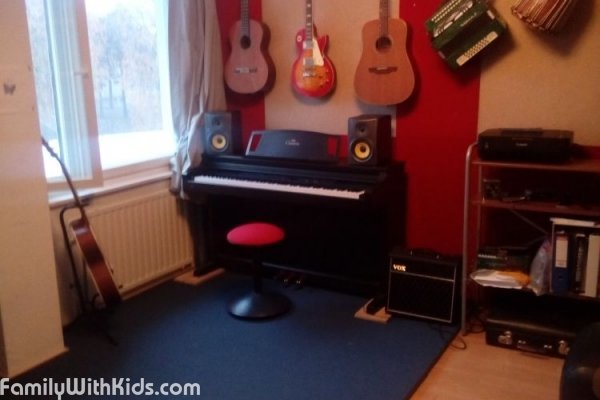 The Music Adventures Studio, guitar and singing lessons for all ages in Herttoniemi, Helsinki, Finland