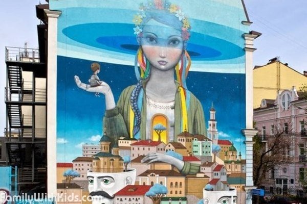 Стена граффити художника из Севастополя Алексея Кислова и француза Жюльена Маллана, Киев