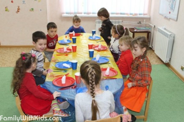 "Лоло", школа раннего развития и детский развивающий клуб на Минской, Киев