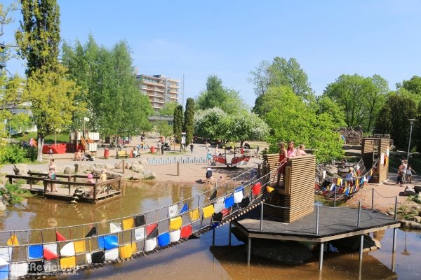 Seikkalupuisto, летний детский парк развлечений в парке "Купиттаа", Турку