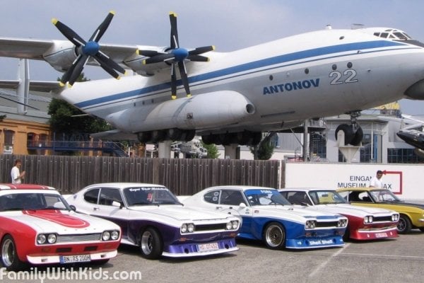 Музей техники в Зинсхайме, коллекция самолетов и автомобилей в Южной Германии