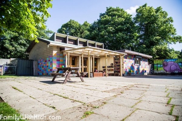 Diddy Dinos Pre-School, a half-day private kindergarten with playground in Bromley, London, UK