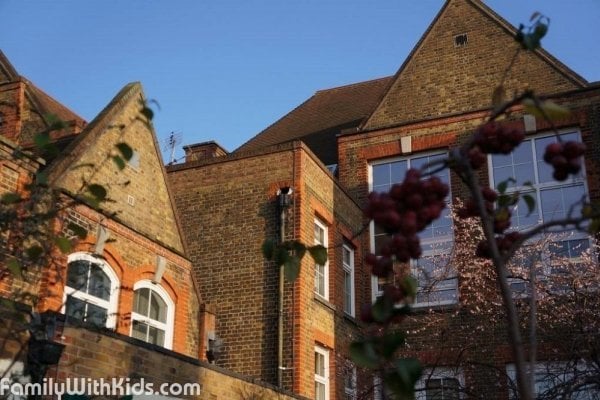 Kelvin Grove Primary School, детский сад и начальная школа в Сиденхаме, Лондон, Великобритания