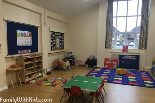 Kingston Vale Montessori Nursery School, детский сад неполного дня для детей 2-5 лет, Лондон, Великобритания