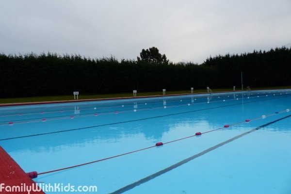 Park Road Leisure Centre, family-friendly gym and swimming pool in London, UK