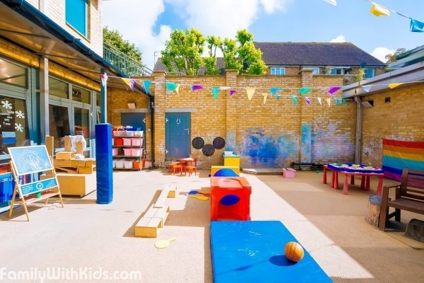 Step By Step Nursery, детский сад-ясли для малышей от 3 месяцев до 5 лет, Лондон, Великобритания