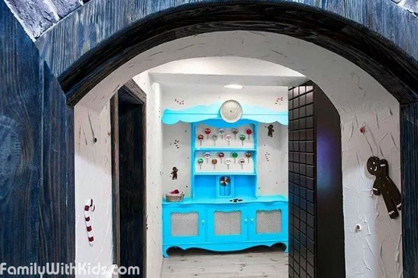 "Взаперти: Пряничный домик", квест-комната для детей от 8 лет с родителями в Голосеевском районе, Киев