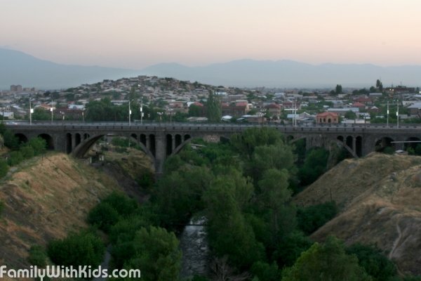 Мост Победы (Мост Ахтанак) в Ереване, Армения