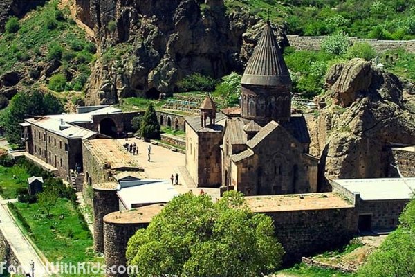 Гегард, "пещерный монастырь", монастырский комплекс в Армении