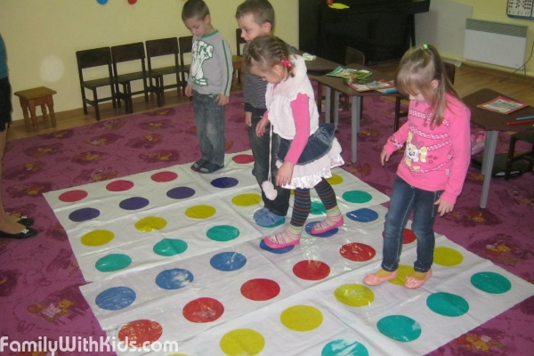 "Одуванчик", детский клуб развития, занятия для детей от 1 года, карате для детей, логопед и детский психолог в Киевском районе, Одесса