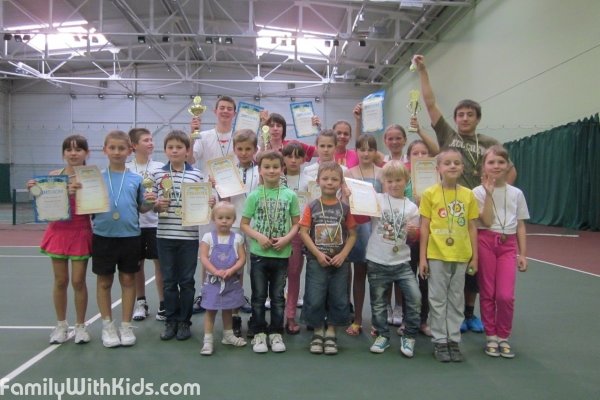 Детская школа тенниса в клубе "Тетра", Харьков
