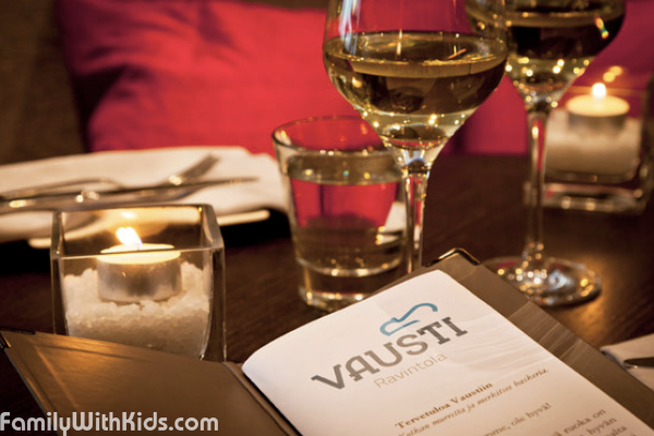 Vausti, "Ваусти", ресторан рядом с концертным залом оркестра Kymi Sinfonietta в Котке, Финляндия