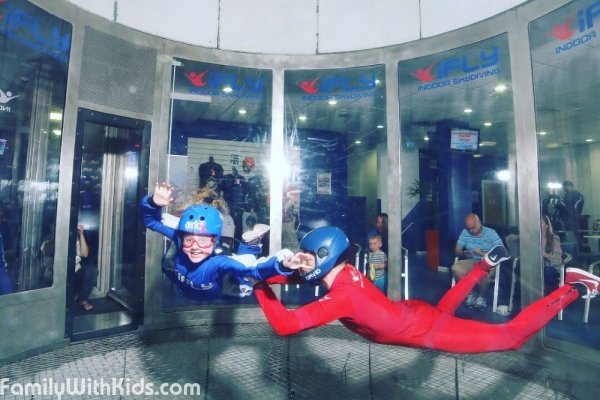 iFly Basingstoke, indoor skydiving, an artificial ski slope, and a rotating climbing wall in London, UK