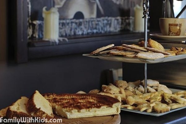 "Львовские пироги", кафе с детским уголком, доставка пирогов, пироги с собой на Осокорках, Киев