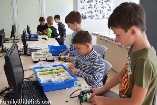 "Винахідник", "Изобретатель", техническая студия, конструирование для детей в Деснянском районе, Киев