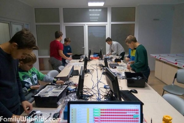 "Винахідник", "Изобретатель", техническая студия, конструирование и робототехника для детей на Лукьяновской, Киев