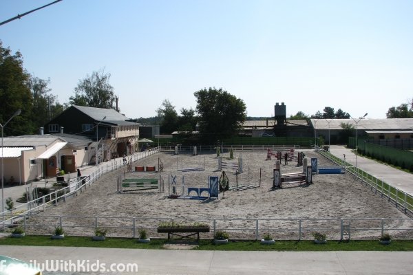 "Фаворит", конно-спортивный клуб с рестораном, гостиницей и мини-зоопарком для детей от 3 лет и родителей, Киев