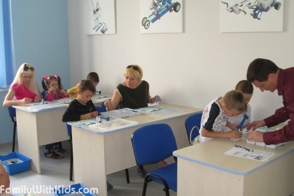 "Изобретатель", "Винахідник", техническая студия по конструированию Lego для детей от 3 до 16 лет в Дарницком районе, Киев 