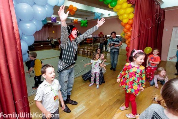 "Маняня-сити", детский клуб, подготовка к школе, детские праздники, аниматоры на выезд в Дарницком районе, Киев