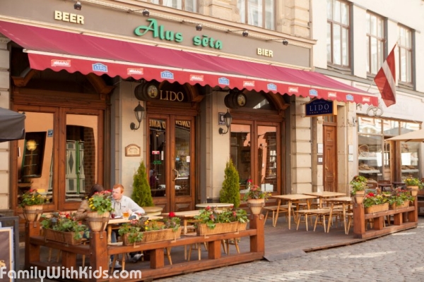 Lido Alus seta, ресторан на улице Tirgoņu у Домского собора, Рига, Латвия