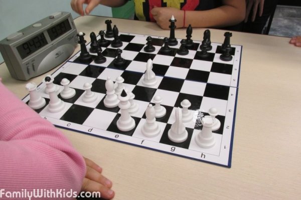 "Гамбит", шахматный клуб, занятия по шахматам для детей в Оболонском районе, Киев