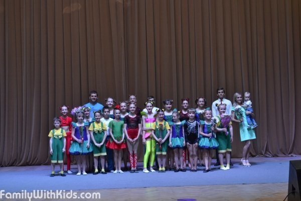 Smile, цирковой коллектив ХАИ, акробатика, гимнастика, эквилибристика и жонглирование для детей 3-18 лет в Харькове