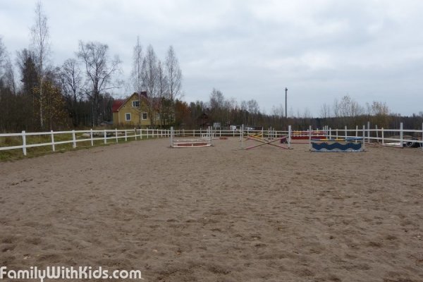 Palmut Ratsutalli, stable and riding school in Kirkkonummi, near Helsinki, Finland