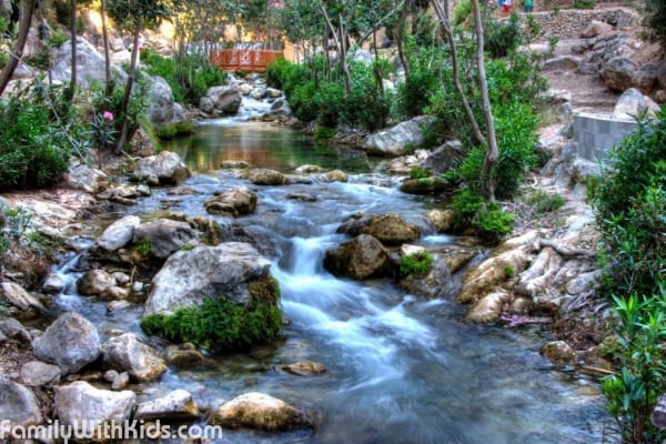 Источники Альгар в Бенидорме, Las Fuentes del Algar, природный парк в провинции Аликанте, Испания
