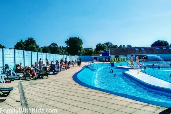 Strand Leisure Pool, открытый бассейн в Гиллингеме, Великобритания