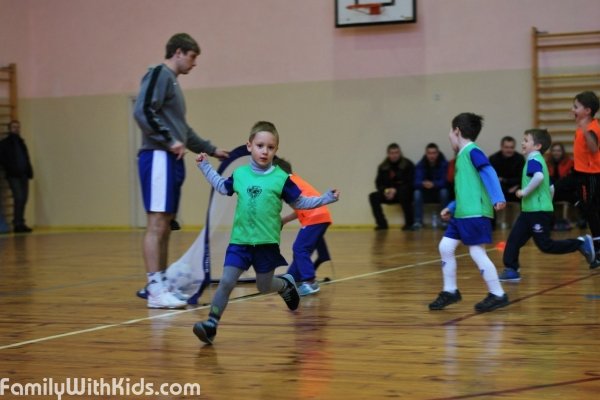 Украинская футбольная школа, футбол и гимнастика для детей от 4 до 7 лет в Соломенском районе, Киев