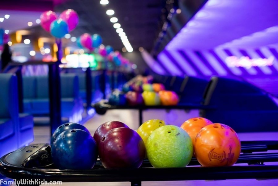 The Hollywood Bowl Finchley centre, bowling and food for kids and