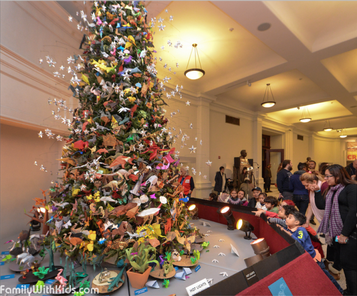 Origami Holiday Tree at the American Museum of Natural ...